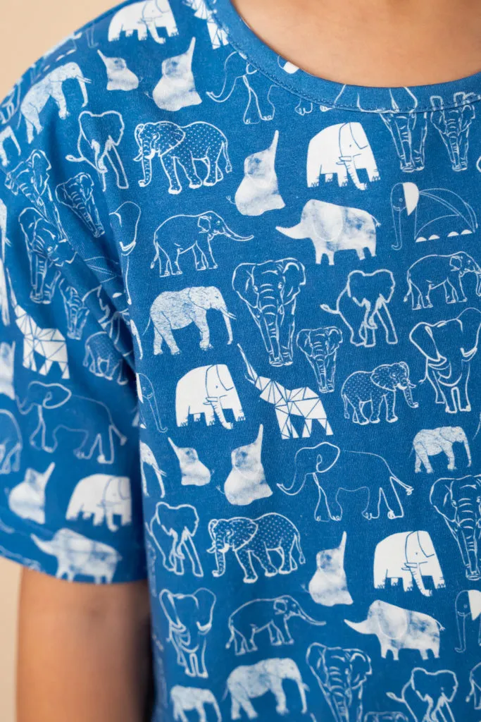 T-shirt featuring blue elephant families