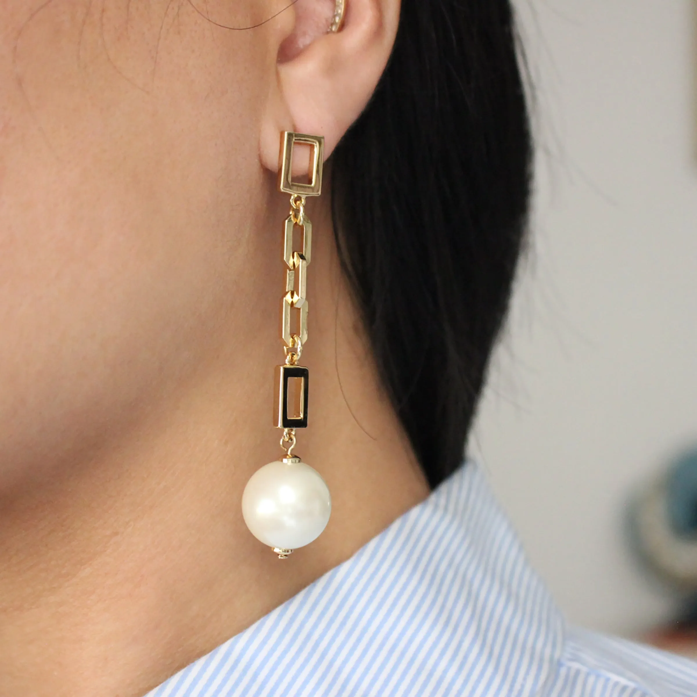 Chunky Gold Geo Pearl Earrings in Major Color