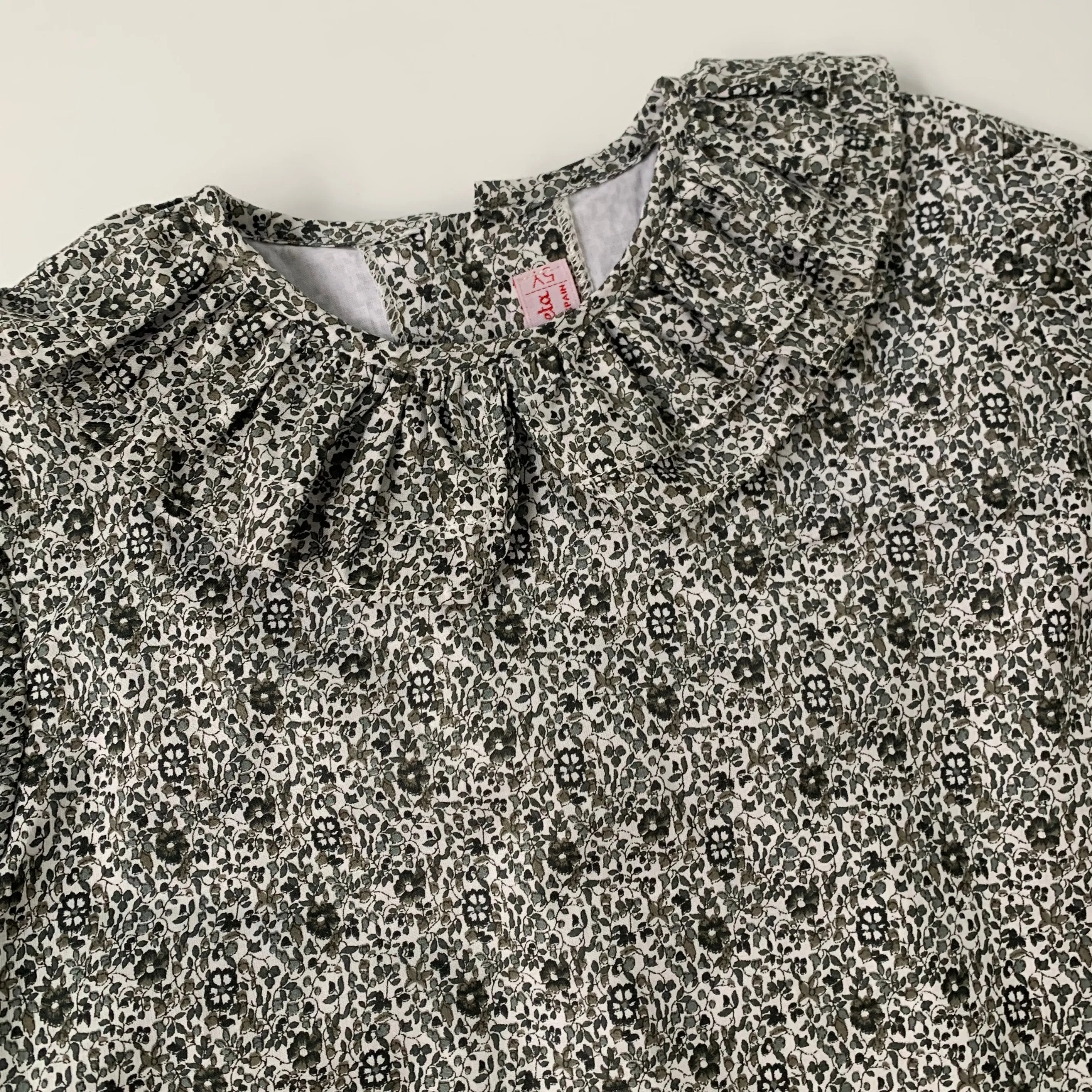 Grey Floral Dress With Frill Collar: La Coqueta 5 Years