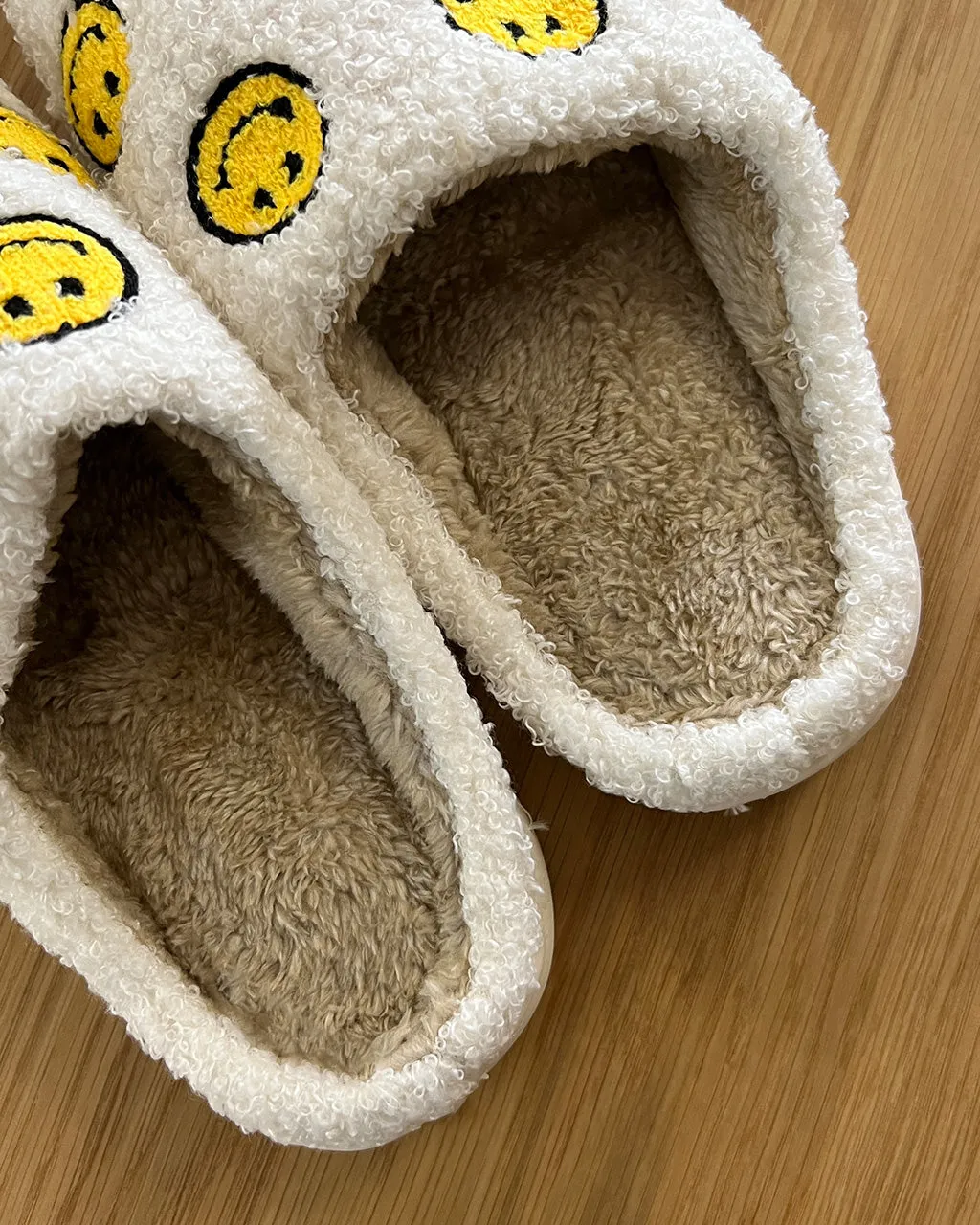 Sherpa Slippers with All-Over Katydid Pattern