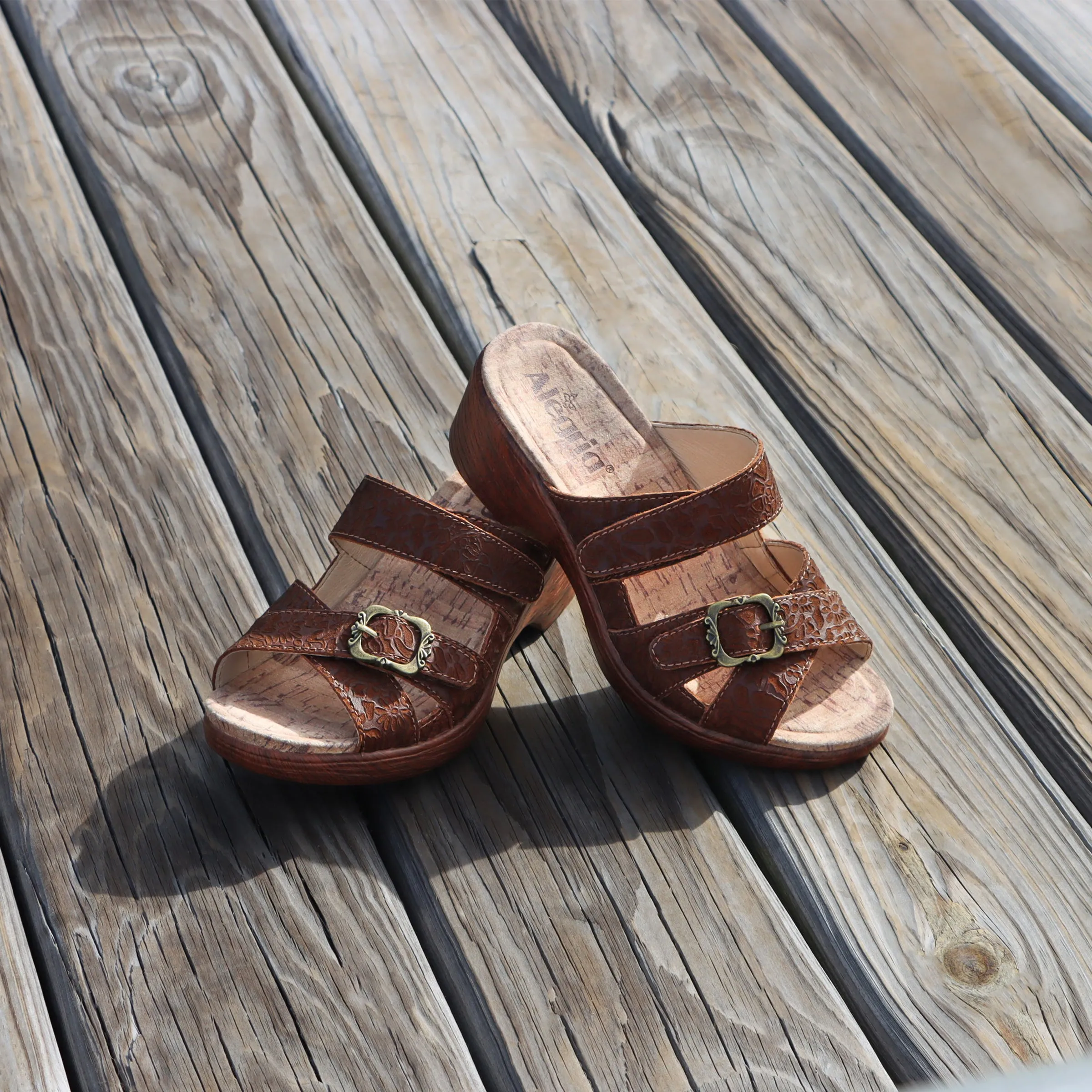 Tawny Sandal Sierra Delicut