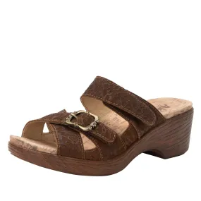 Tawny Sandal Sierra Delicut