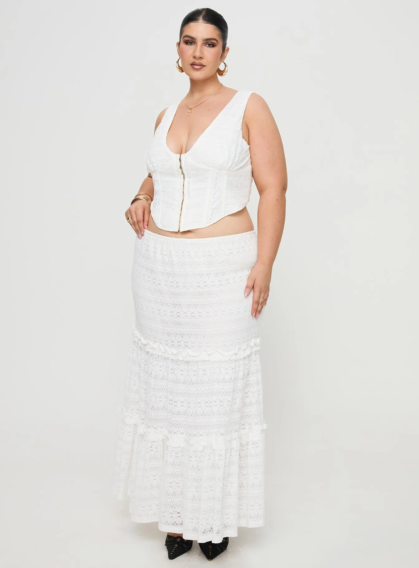 White Curve Lace Maxi Skirt by Buttacupe